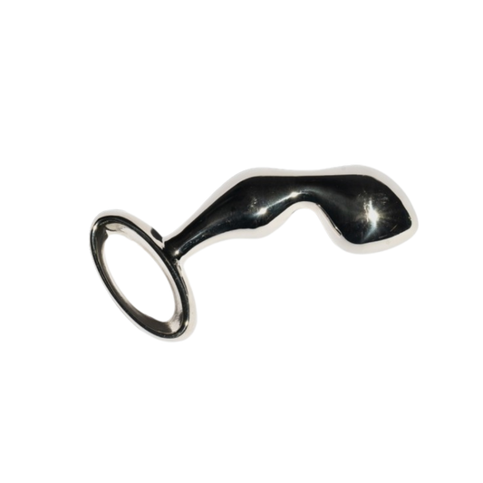 A silver Cassa plug.