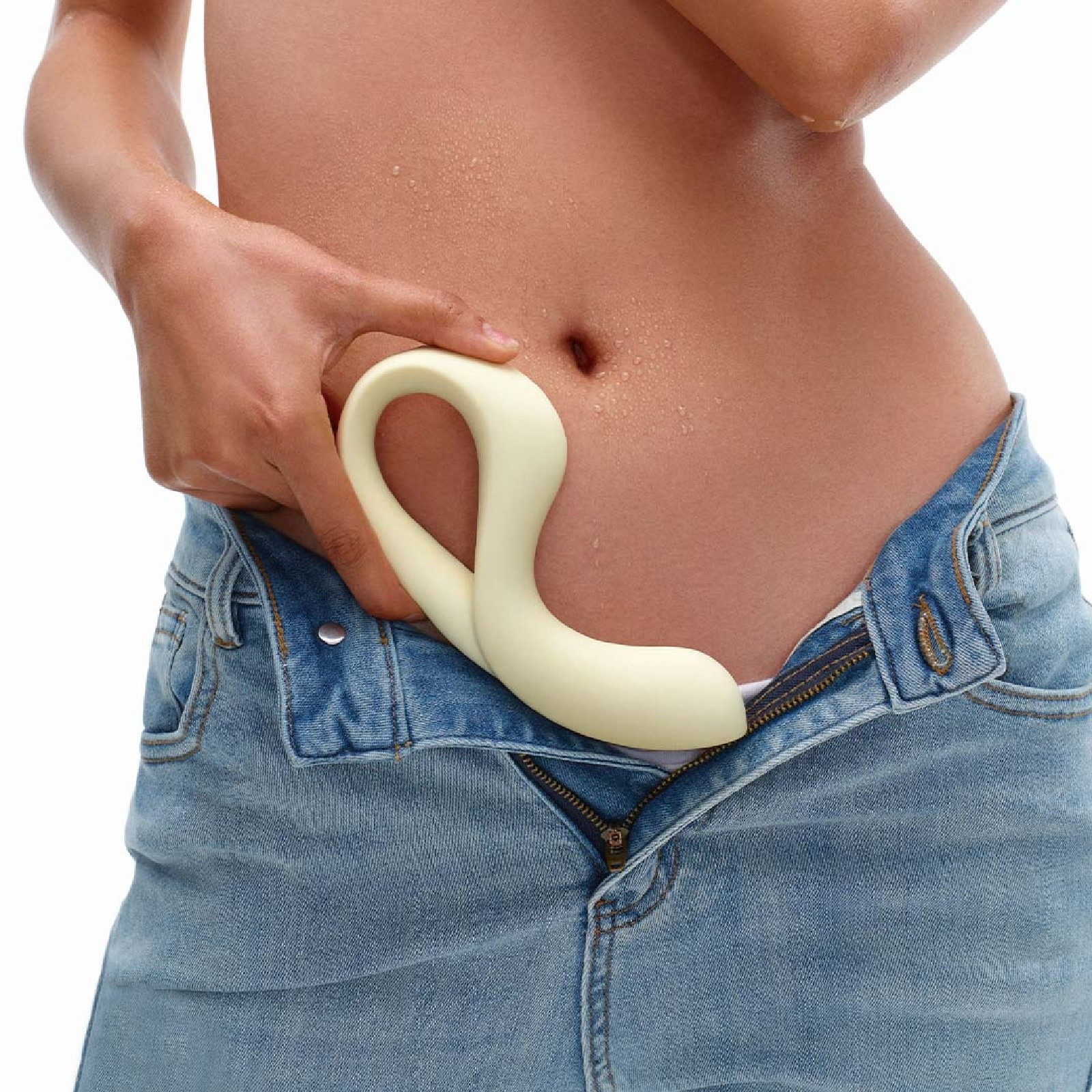 White-colored Eros by Osuga being held at the waist.