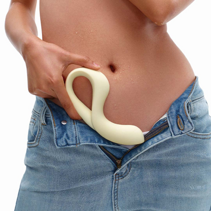 White-colored Eros by Osuga being held at the waist.